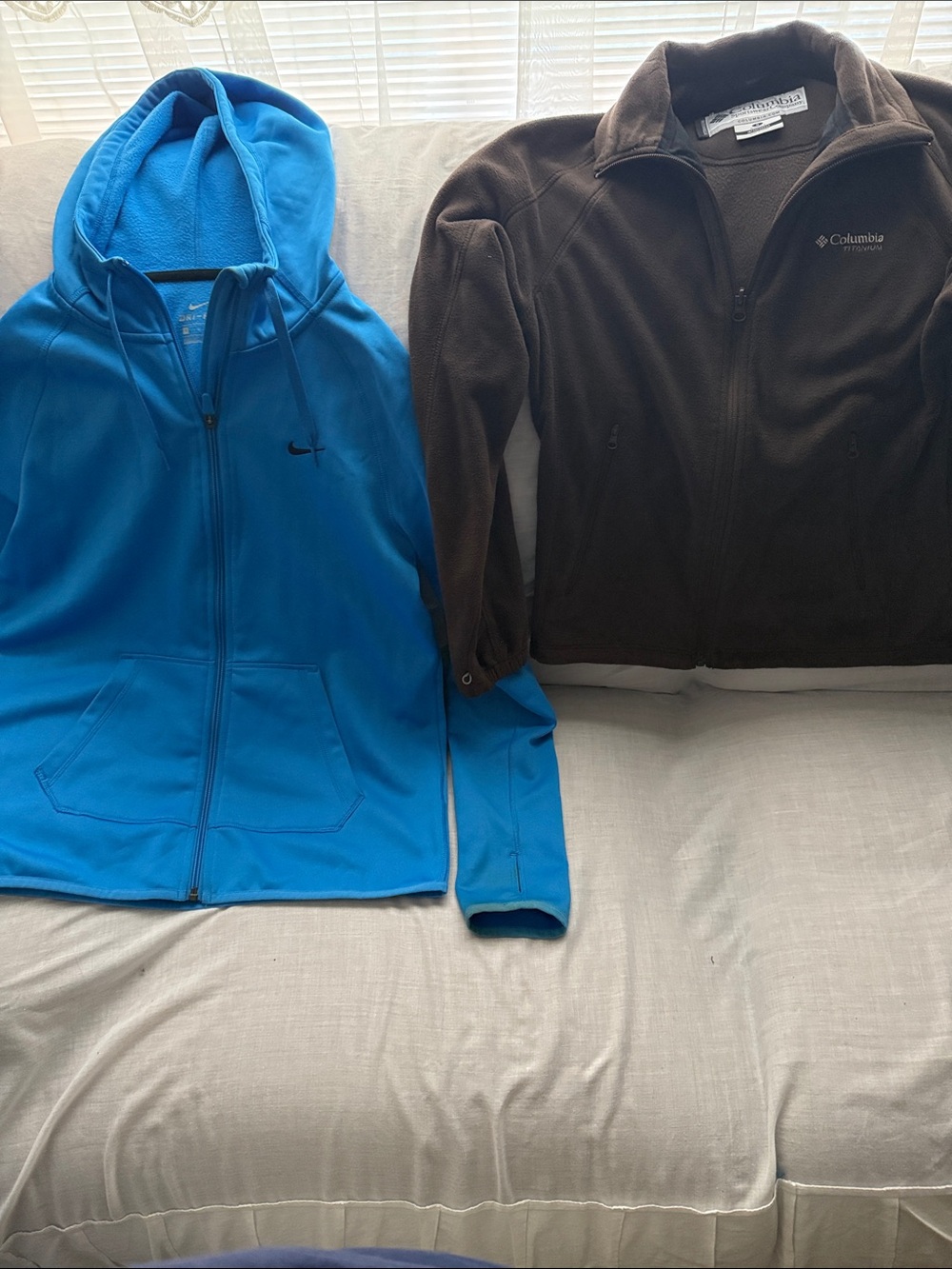 Nike Blue Dri-FIT Full-Zip Hoodie & Columbia brown fleece. Size small